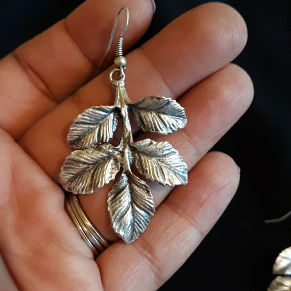 Silver leaf earrings - Picture 2 of 2